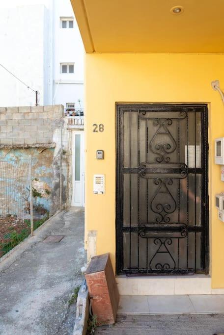 Cozy Apartment In The Heart Of City Center Kandiye Dış mekan fotoğraf
